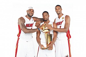 开云体育在线-富安健洋成为胜负手，冰岛战术如何压制巴黎的华丽足球？